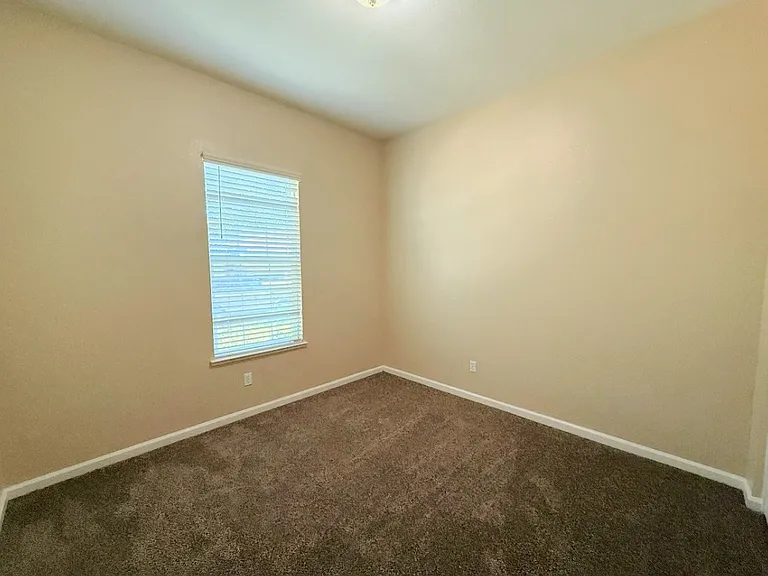 405 Hearst Dr — Photo 10