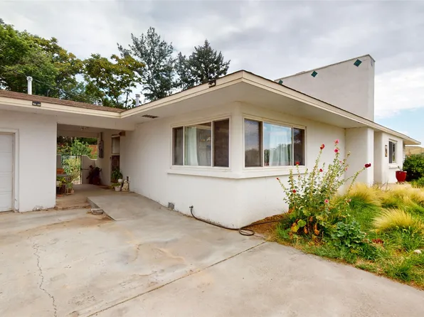 211 Camino Santa Cruz, Espanola, NM 87532