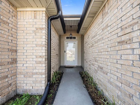 4th image of 3460 Lake Arthur Dr