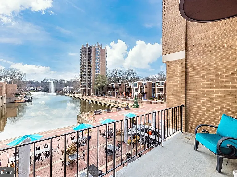 Level 1 balcony and gorgeous Lake Anne view