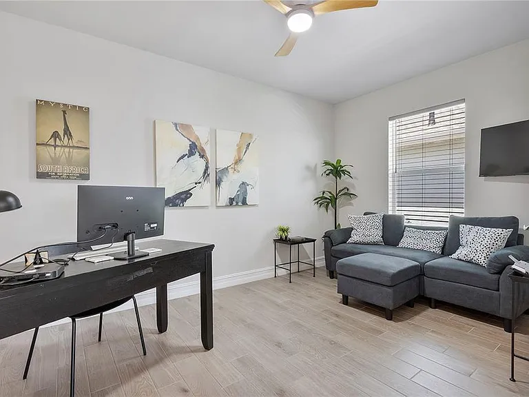 17639 Wild Iris Ln — Photo 6