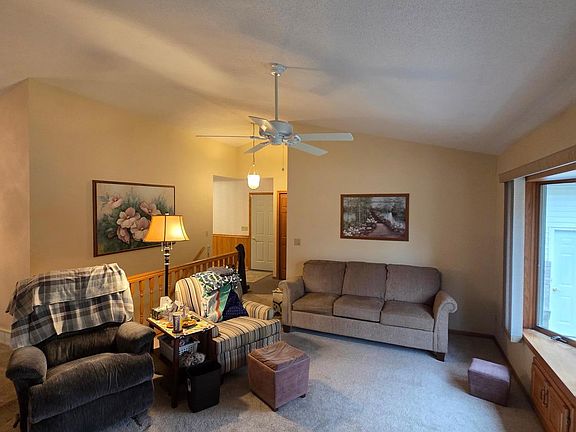 4th image of 237 Crescent Dr