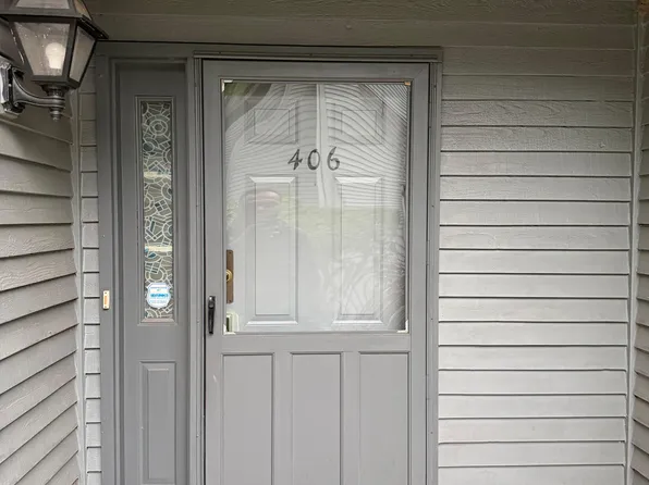 406 Woodhaven Dr, Edison, NJ 08817