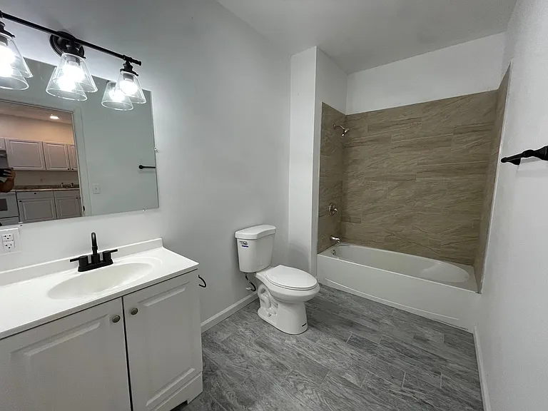 505 Seminole St #104 — Photo 4