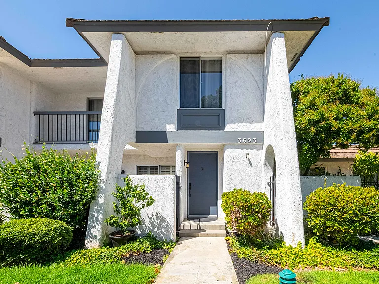 3623 Summershore Ln — Photo 1