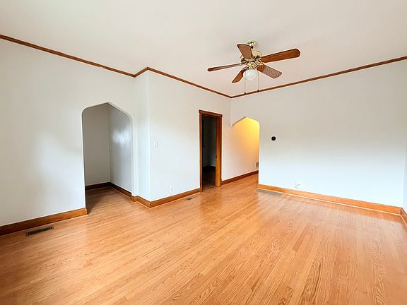4th image of 3015 S Quinn St