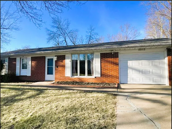 2013 9th St, Coralville, IA 52241