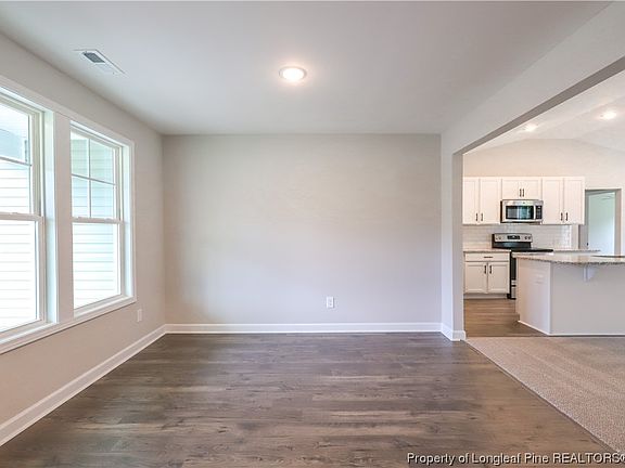 4th image of 162 Guard Ln