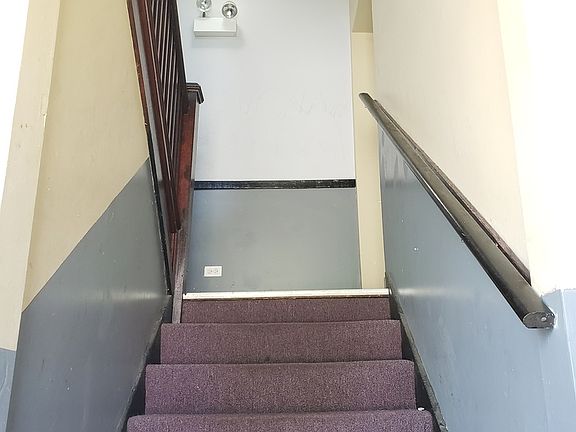 4th image of 1657 W 61st St #2