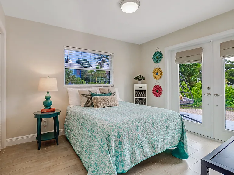 10180 Vanderbilt Dr — Photo 12