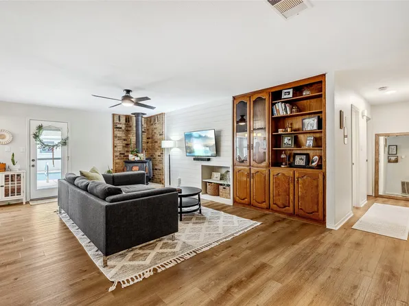 801 Cleveland St, Greenville, TX 75401