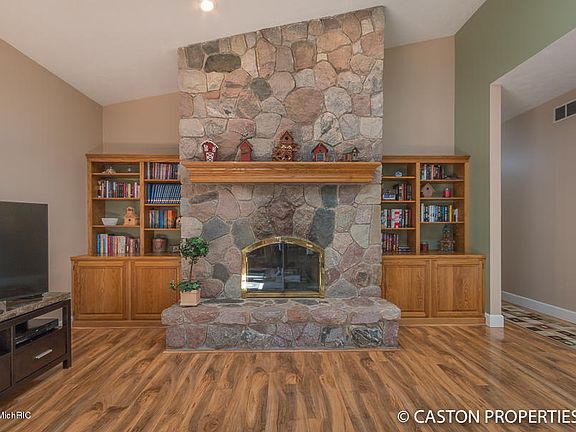 5th image of 2435 Nolan Ave NW