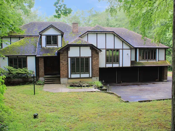 11 Michael Circle, Oxford, CT 06478