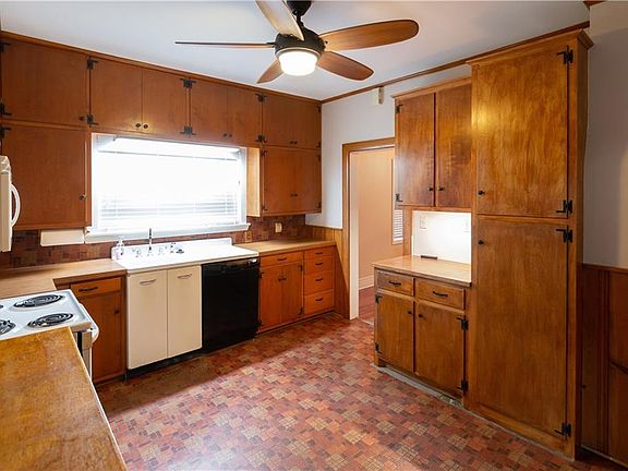5th image of 417 W 2nd St