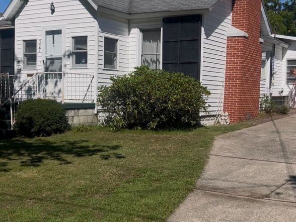 307 E State St