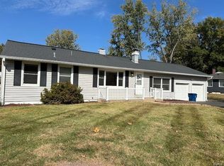 431 Essen Ln, Ballwin, MO 63021