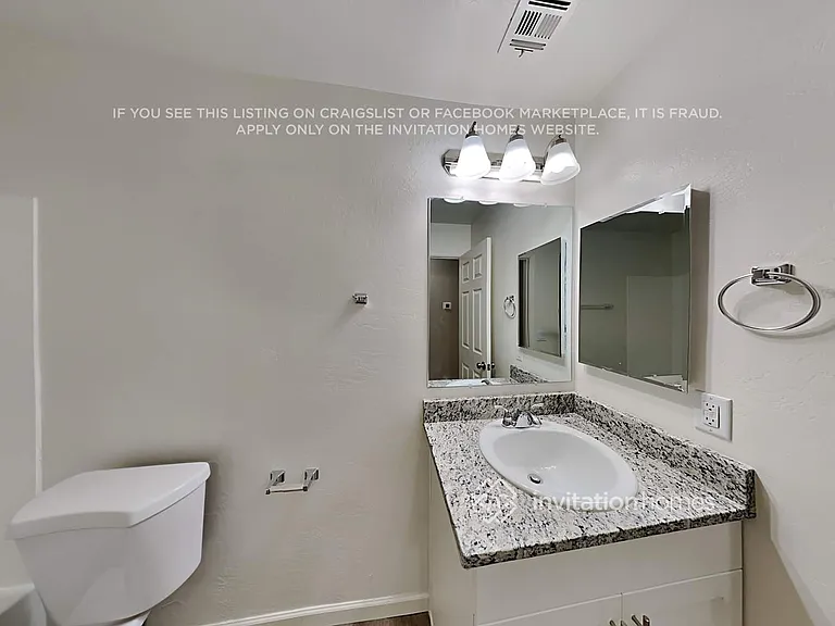 11258 W Locust Ln — Photo 16