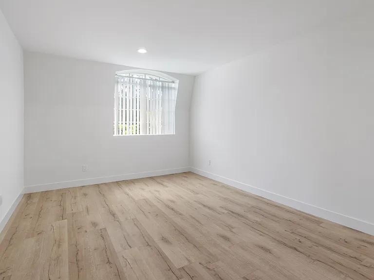 1601 Selby Ave #401 — Photo 14