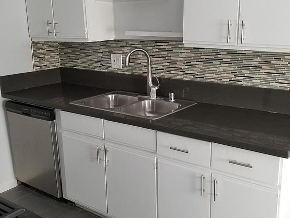 5th image of 3243 Portola Ave APT 16