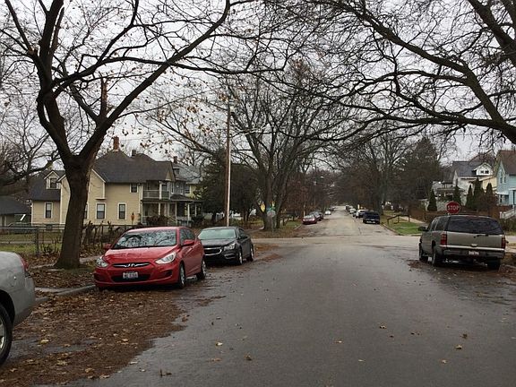 4th image of 1106 Grant Ave