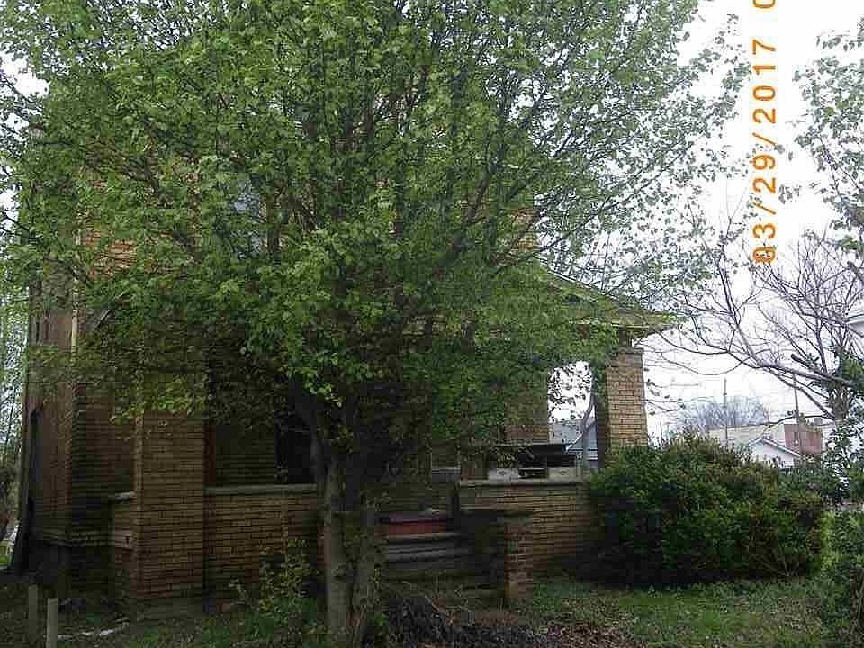 2nd image of 412 8th Ave