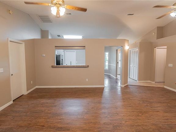 5th image of 216 Harbor Dr