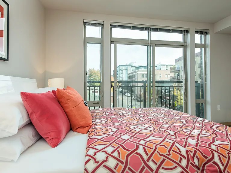 Zephyr Apartments — Photo 102