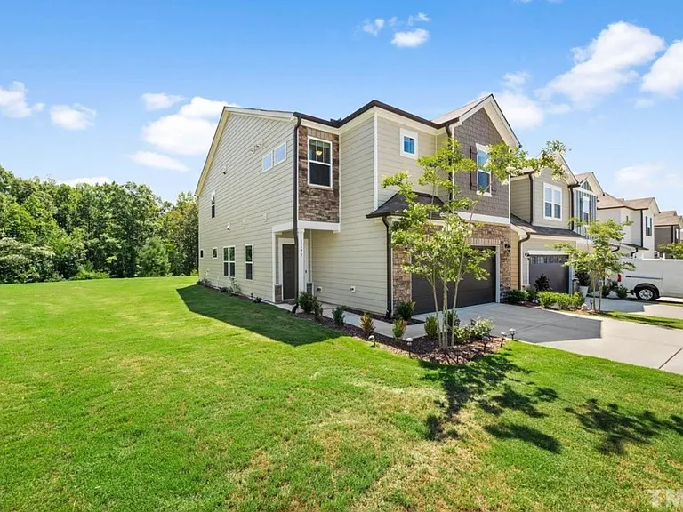 1129 Chestnut Bluff Run — Photo 2