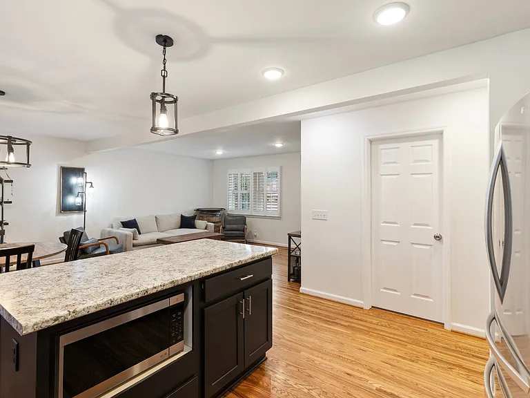208 Hardison Ave — Photo 14