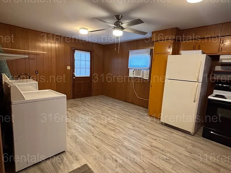 1012 W Ash Ave — Photo 12