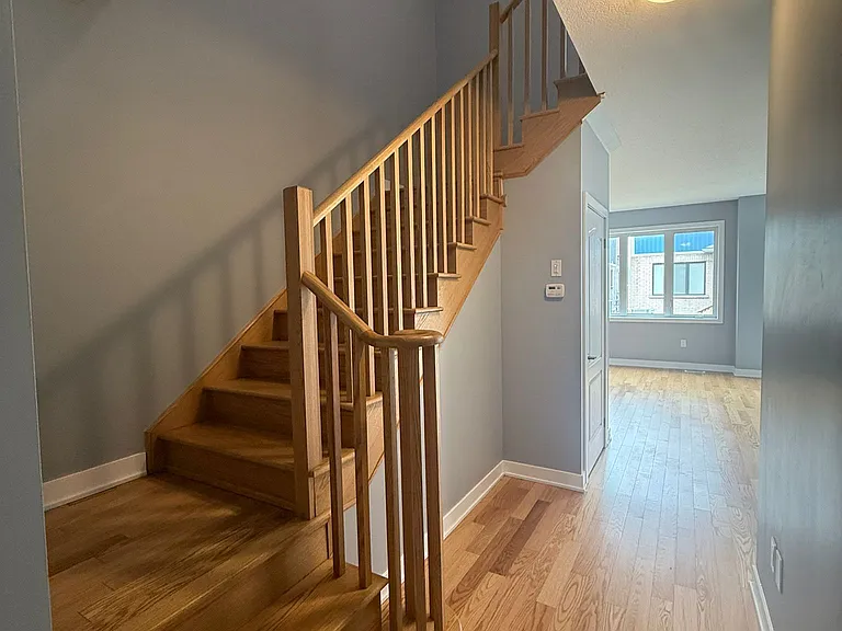 117 Keelson St N — Photo 9