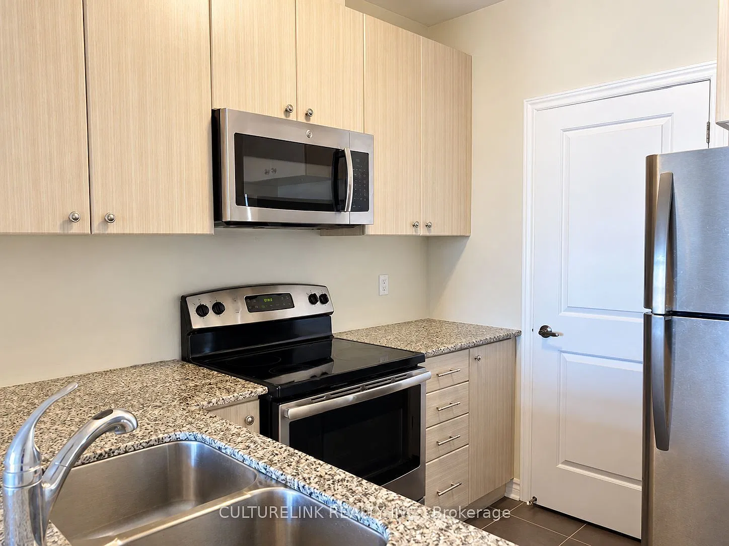 2 bed, $2,300 — Photo 3