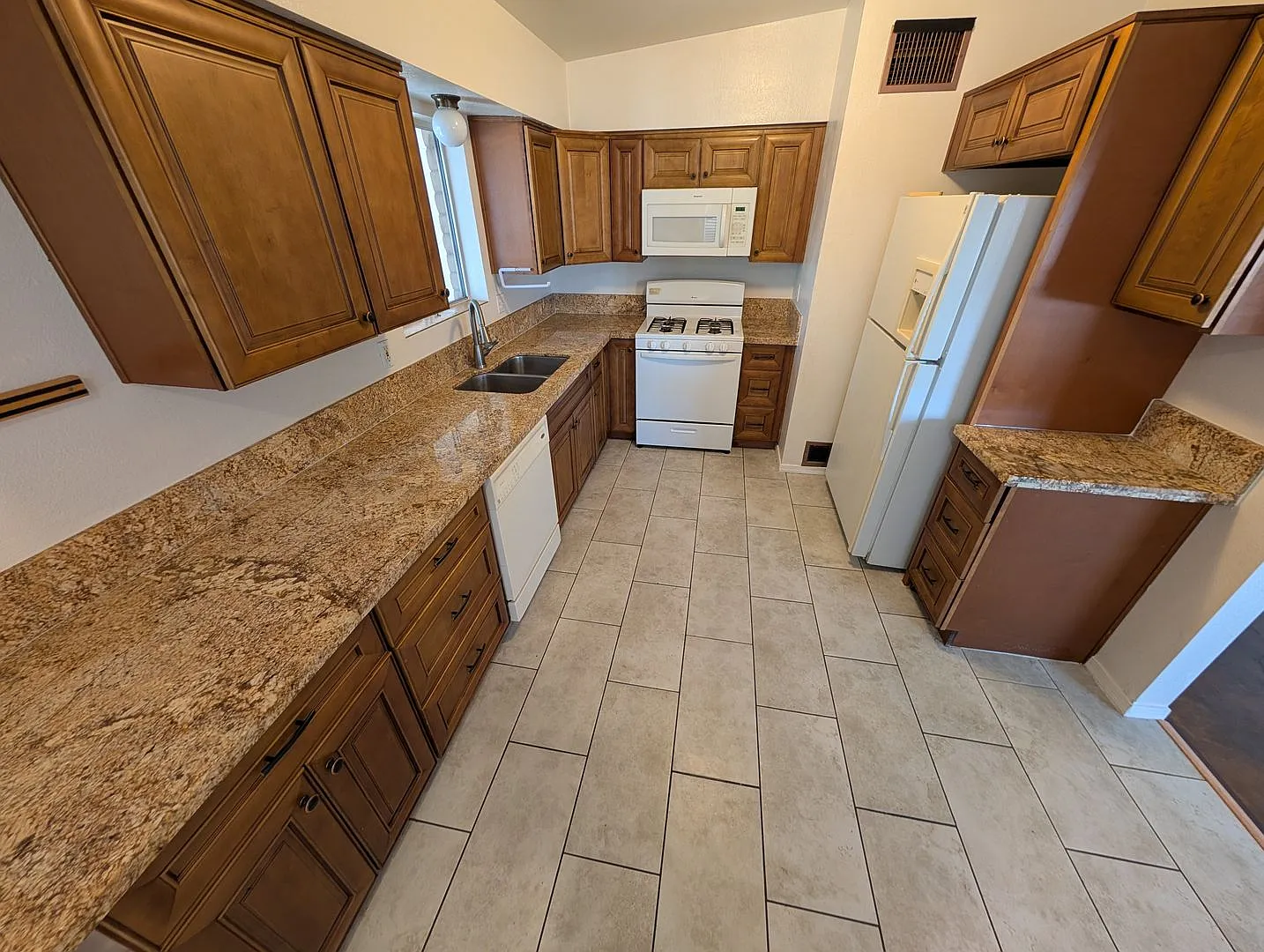 3bed & 2bath - Historic Barrio Hollywood - Gorgeouse Home w NEW AC — Photo 3