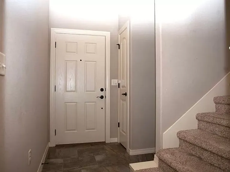 2662 N Arroyo Ave — Photo 5