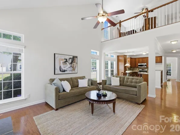 8304 Viewpoint Ln, Cornelius, NC 28031