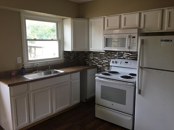 4th image of 653 Lombardy Dr #A