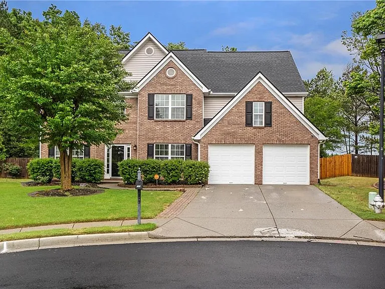 709 Roxholly Ln — Photo 1