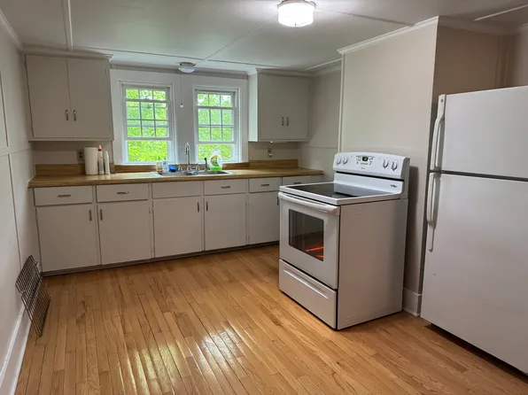 24 Old Dennett Rd #A, Kittery, ME 03904