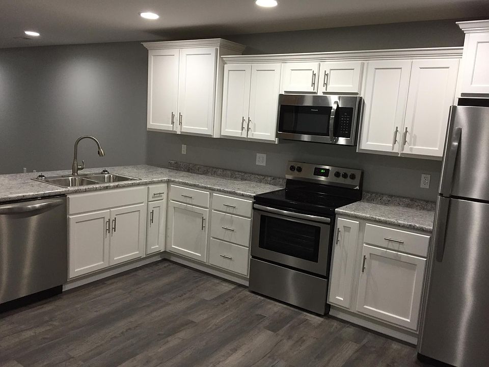 2nd image of 2136 N Main St