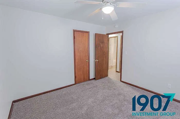 704 SW 2nd St — Photo 20