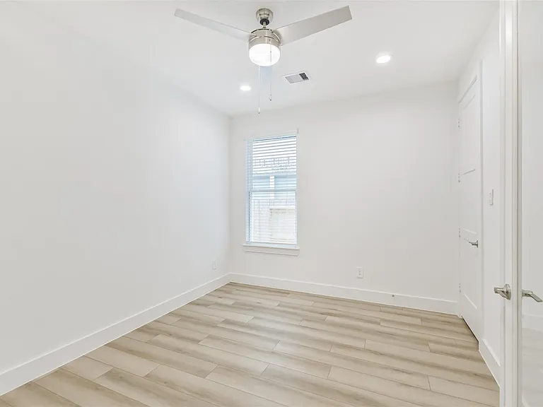 218 Springfield Terrace Ct — Photo 6