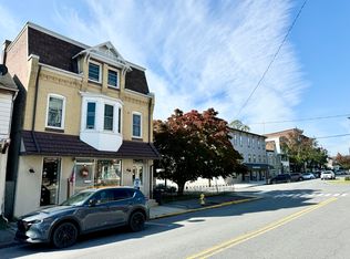 202 E Market St #2R, Orwigsburg, PA 17961