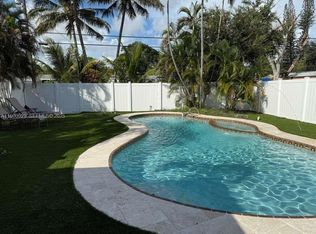 2227 Roosevelt St, Hollywood, FL 33020