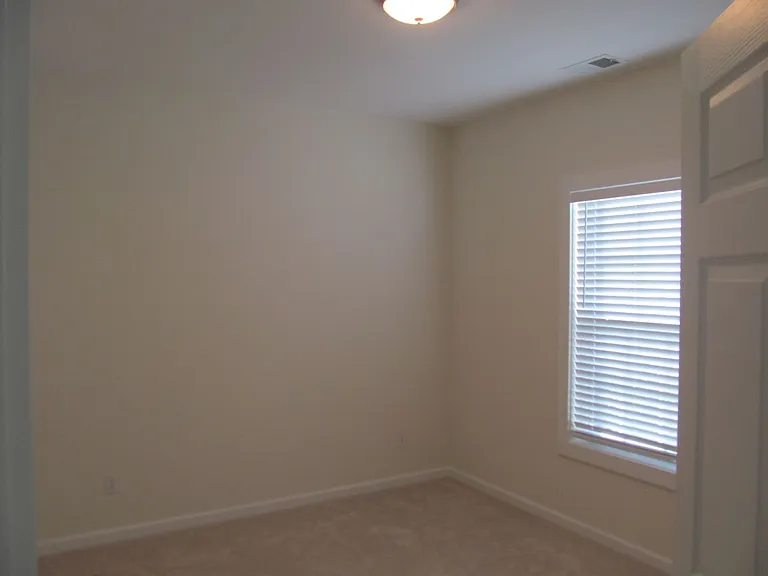 2606 Pennoak Way #D — Photo 5