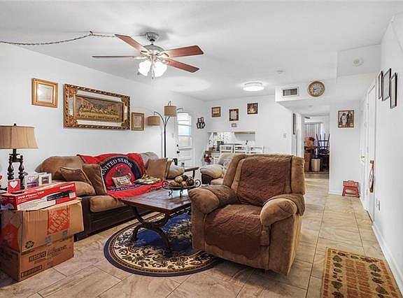 3rd image of 3727 Brandywine Dr
