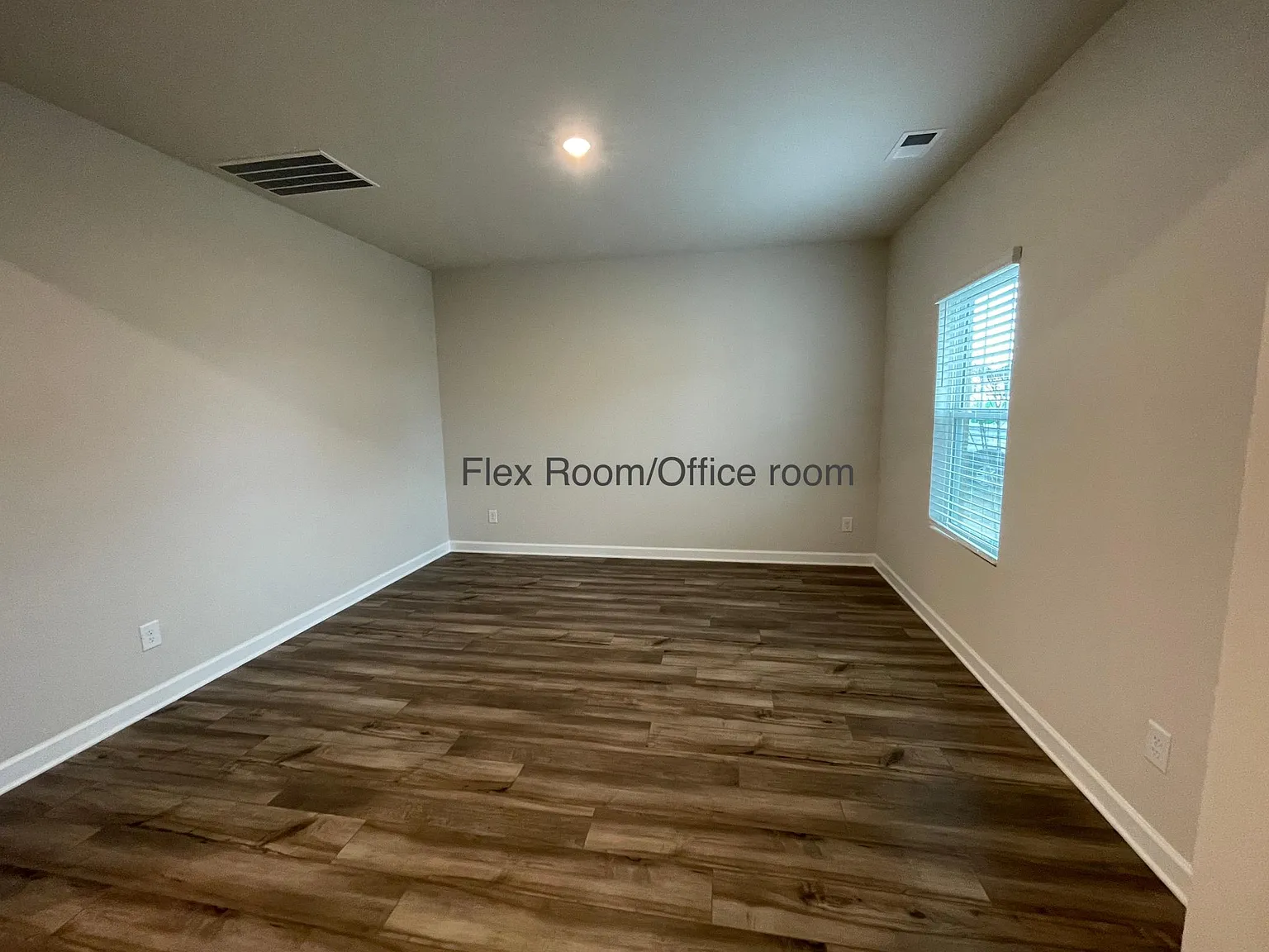 4 bed, 2.5 bath, 2345 sqft, $2,350 — Photo 3