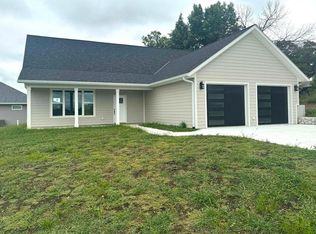 27704 Tenderfoot Dr, Maryville, MO 64468