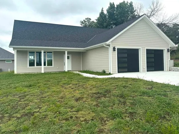27704 Tenderfoot Dr, Maryville, MO 64468