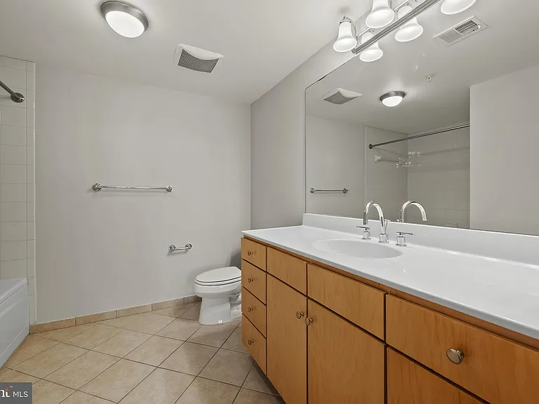 1117 10th St NW #302 — Photo 21
