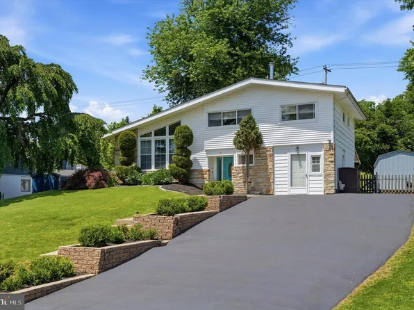 56 Red Rowan Ln, Plymouth Meeting, PA 19462